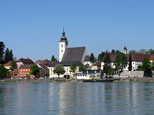 Ansicht von Grein mit Stadtpfarrkirche St. Ägidius